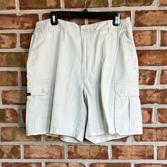 Vineyard Vines light stone Cargo Shorts. Size 36 - Picture 1 of 10